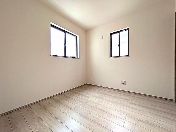 洋室は子供部屋にもちょうどいいサイズ感。 