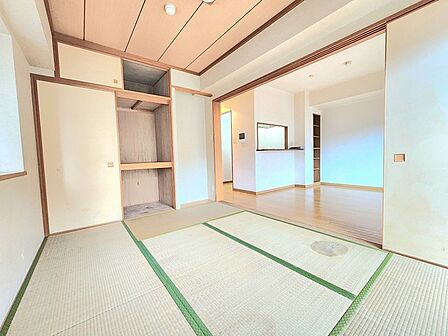 お子様にとっていいお昼寝空間になる和室は、ぜひリビングのお隣で。 