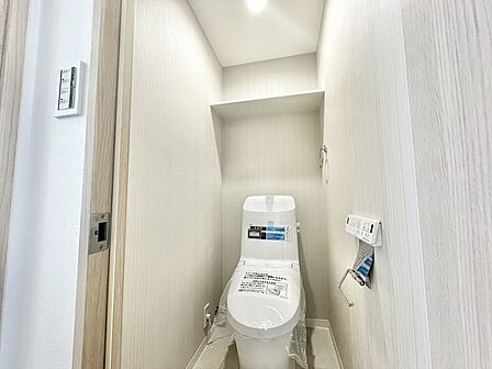 清潔好きには欠かせないウォシュレット機能付き。