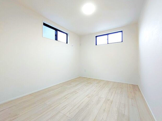 洋室は子供部屋にもちょうどいいサイズ感。