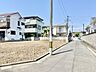外観：前面道路含む現地写真 
