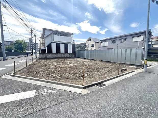 JR京浜東北・武蔵野線「南浦和」駅東口徒歩1分、提携駐車場もあります。エステート白馬南浦和店までお気軽にお問い合わせください。