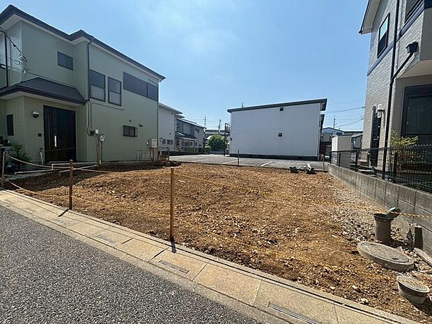 JR京浜東北・武蔵野線「南浦和」駅東口徒歩1分、提携駐車場もあります。エステート白馬南浦和店までお気軽にお問い合わせください。