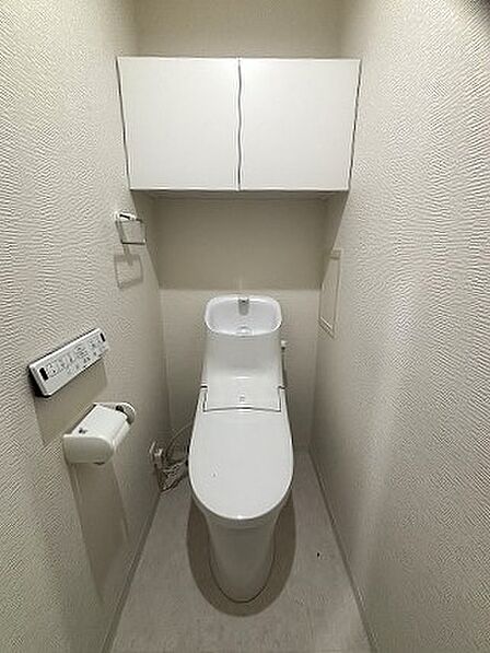 無駄のないシンプルな構成で、清潔感と落ち着きを感じさせるプライベート空間です。