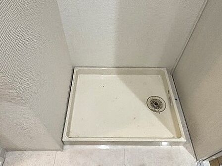 無駄を削ぎ落としたシンプルな空間が、日々の暮らしに静かな調和と心地よい落ち着きをもたらします。