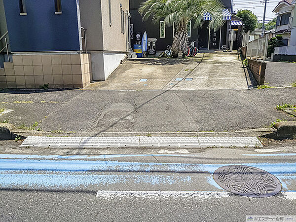 駐車場前 歩道切り下げ状況