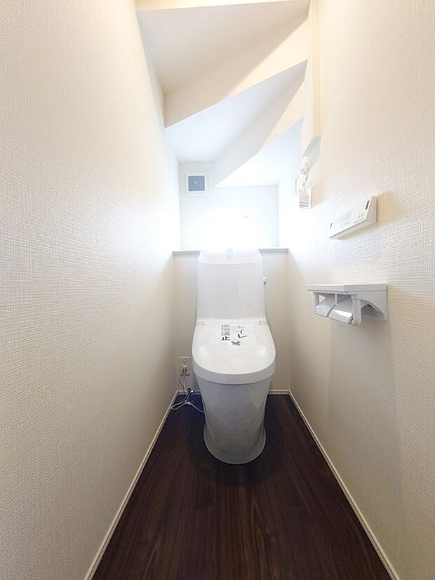 清潔好きには欠かせないウォシュレット機能付き。 