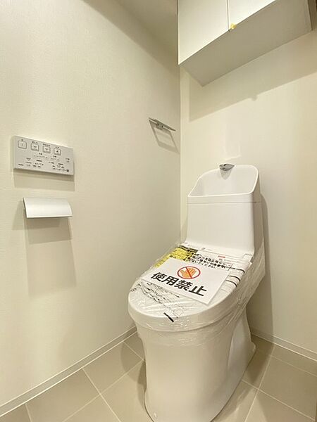 清潔感のあるシンプルな色調で統一され、日々の暮らしに心地よさとゆとりをもたらすプライベート空間。