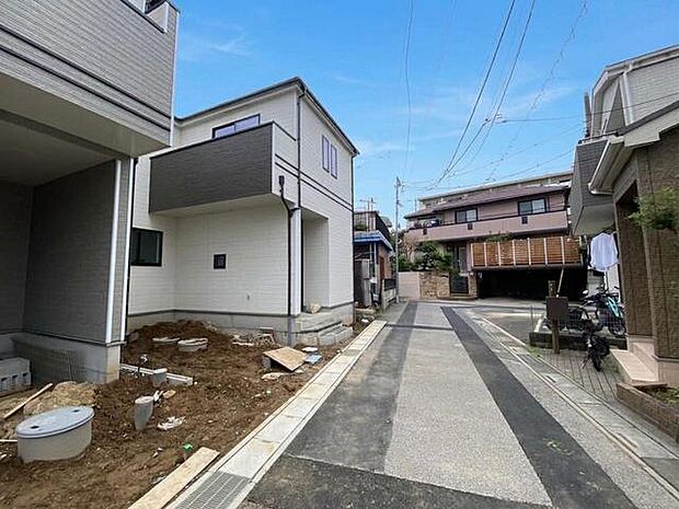 前面道路含む現地写真 
