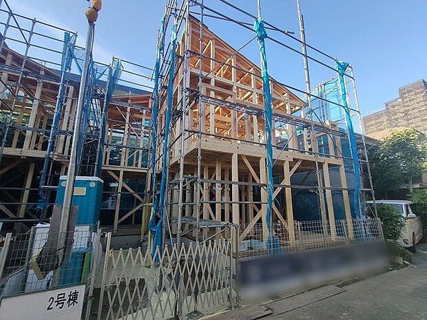 JR京浜東北・武蔵野線「南浦和」駅東口徒歩1分、提携駐車場もあります。エステート白馬南浦和店までお気軽にお問い合わせください。