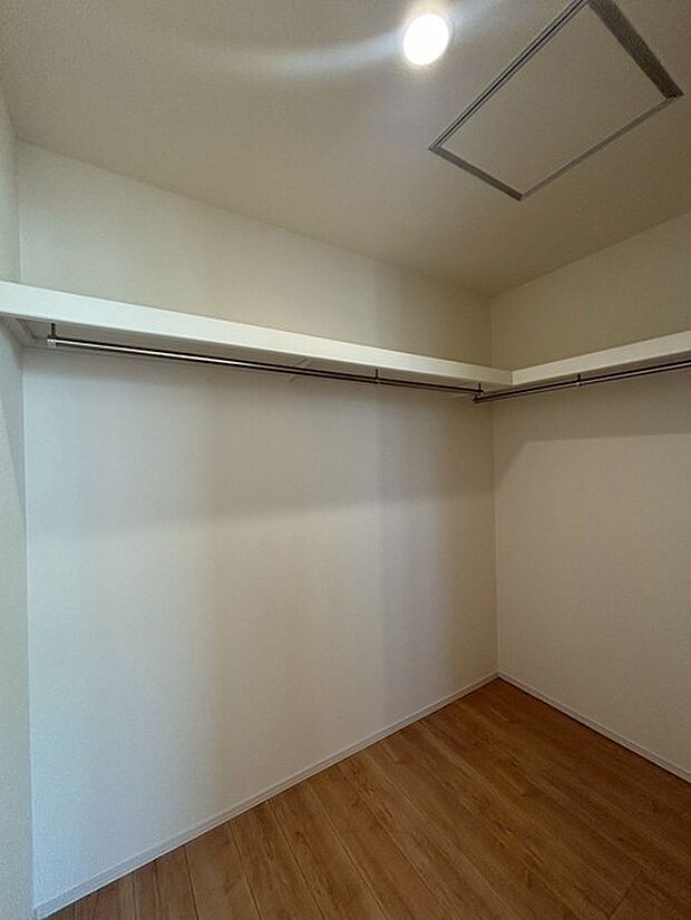 無駄のないシンプルな空間設計が、日々の暮らしに心地よい整頓とゆとりをもたらしてくれます。