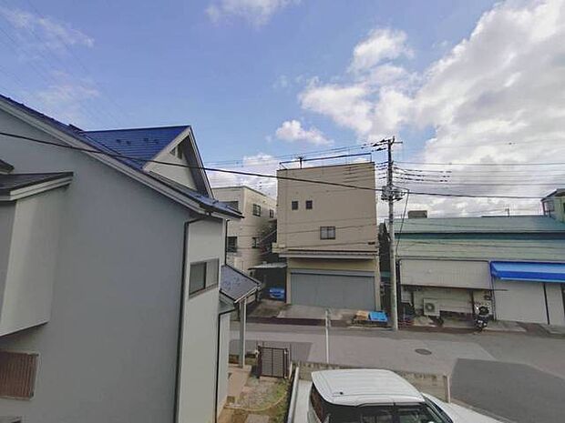 心地よい青空が広がり穏やかな日常の時間が流れる開放的な眺望