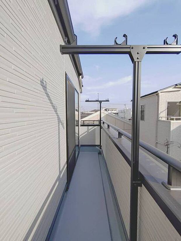 空が広がり、開放感あふれる心地よい空間