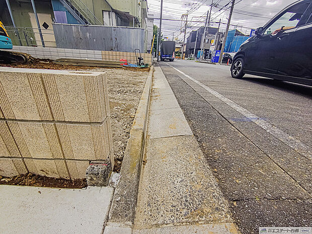前面道路含む現地写真 