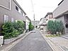 外観：前面道路含む現地写真 