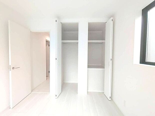 部屋ごとに設けた収納は、住みやすさへのこだわり。