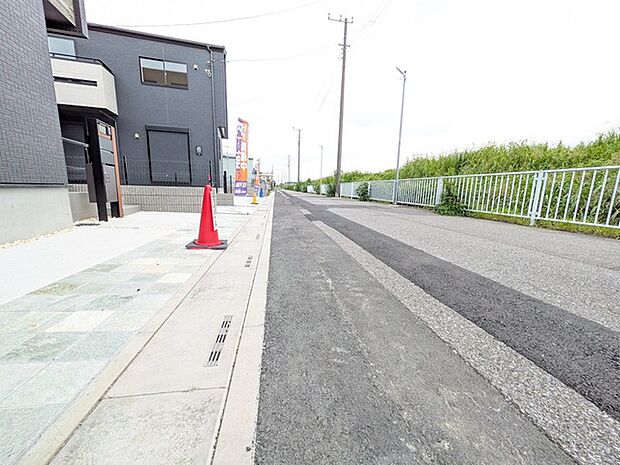 前面道路含む現地写真 