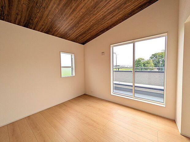 洋室は子供部屋にもちょうどいいサイズ感。 