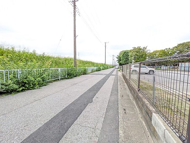 前面道路含む現地写真 