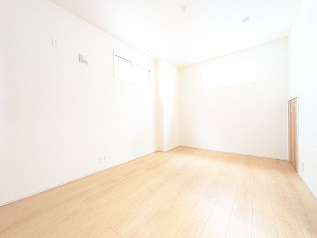 洋室は子供部屋にもちょうどいいサイズ感。