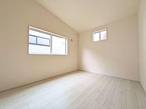 洋室は子供部屋にもちょうどいいサイズ感。 
