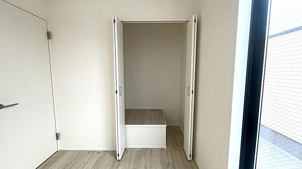 部屋ごとに設けた収納は、住みやすさへのこだわり。