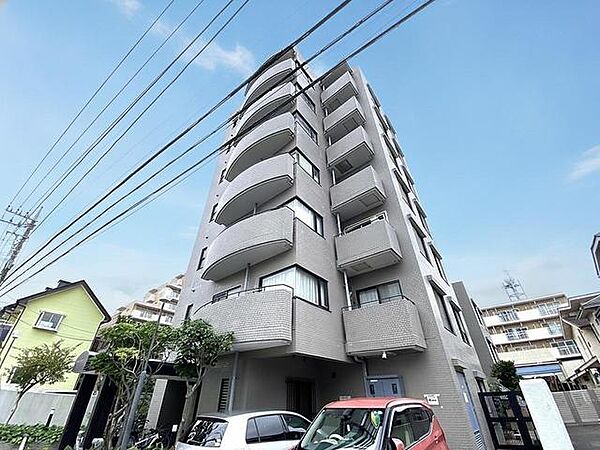 JR京浜東北・武蔵野線「南浦和」駅東口徒歩1分、提携駐車場もあります。エステート白馬南浦和店までお気軽にお問い合わせください。