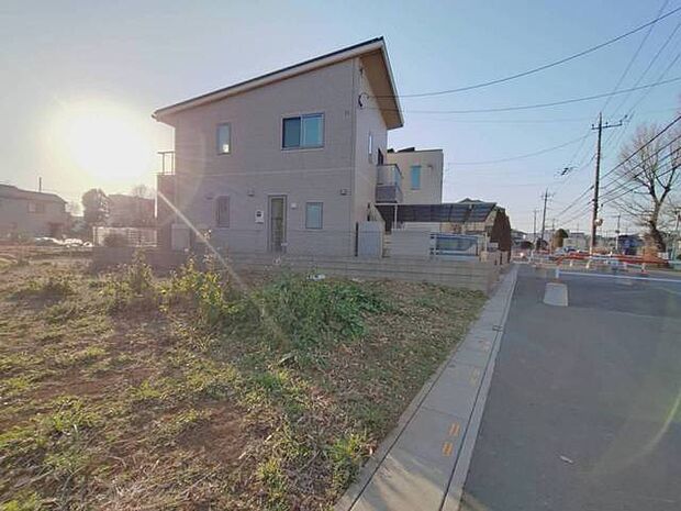 前面道路含む外観