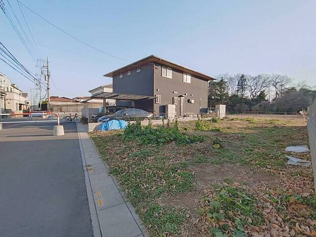 前面道路含む外観