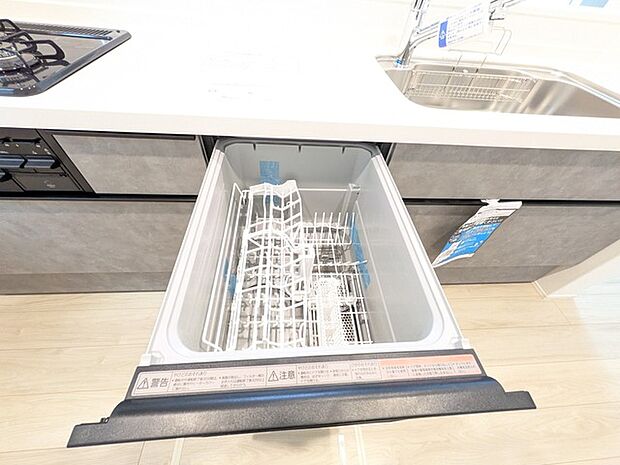 環境にも手にも優しい、食器洗乾燥機付のキッチン。