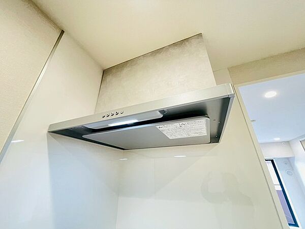 お手入れのしやすいフラットタイプのレンジフードです