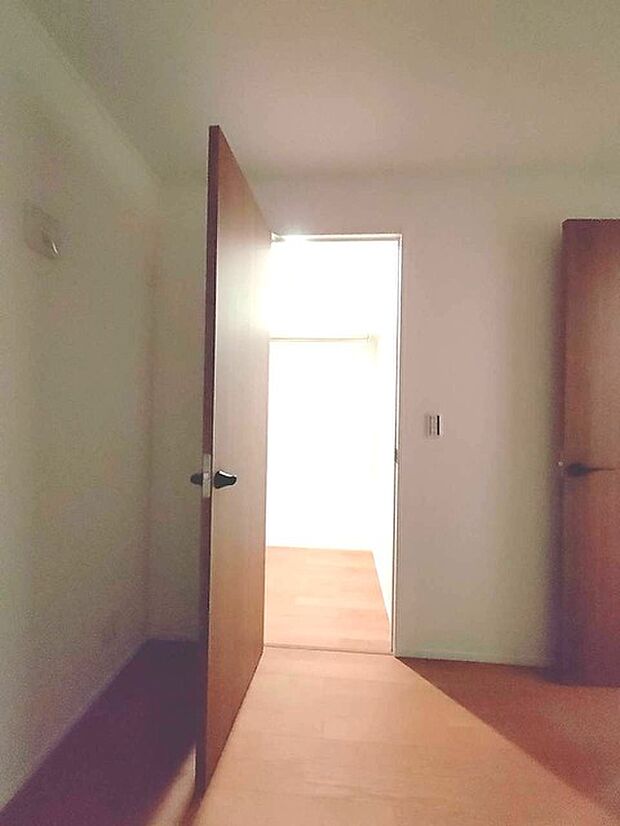 ウォークインクロゼットのある住まいで収納上手な生活。