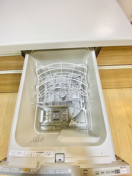 環境にも手にも優しい、食器洗乾燥機付のキッチン。