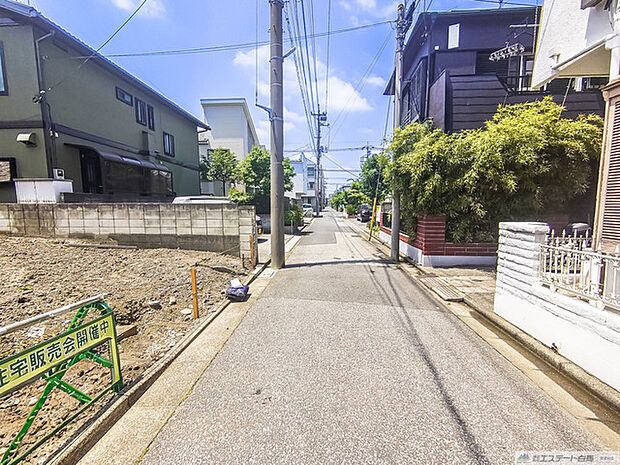 前面道路 西方向を撮影