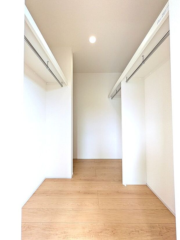 ウォークインクロゼットのある住まいで収納上手な生活。