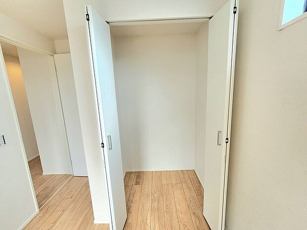 すっきりと整えられた空間が心地よい、心安らぐ穏やかな雰囲気が広がる住まいです。