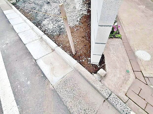 現地土地写真　境界線