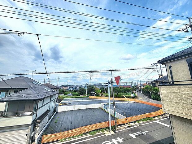 開放的な空が広がり穏やかな風を感じられる心地よいロケーションです