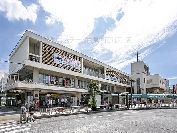 京浜東北線「蕨」駅(2220m)