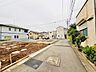 外観：前面道路含む現地写真 