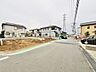 外観：前面道路含む現地写真 
