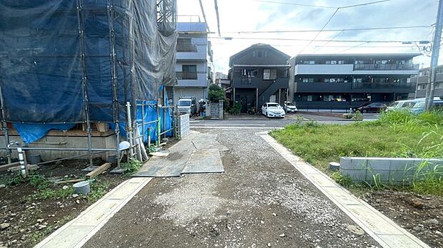 前面道路含む現地写真 