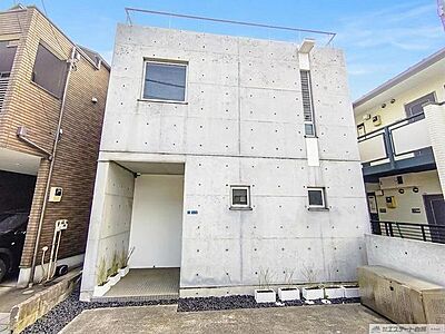 外観：JR京浜東北・武蔵野線「南浦和」駅東口徒歩1分、提携駐車場もあります。エステート白馬南浦和店までお気軽にお問い合わせください。 