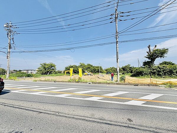 前面の道路からの視認性も良いため、店舗併用住宅などのご検討もいかがでしょうか？