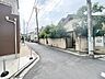 外観：前面道路含む現地写真 