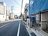 外観：前面道路含む現地写真 