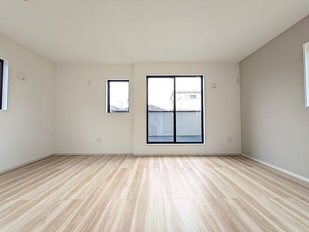 洋室は子供部屋にもちょうどいいサイズ感。