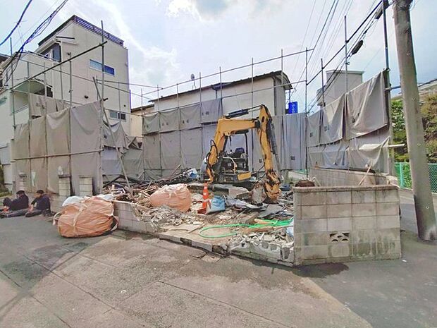 基礎から完成済みの住まいまで、各工程をご確認いただけます。