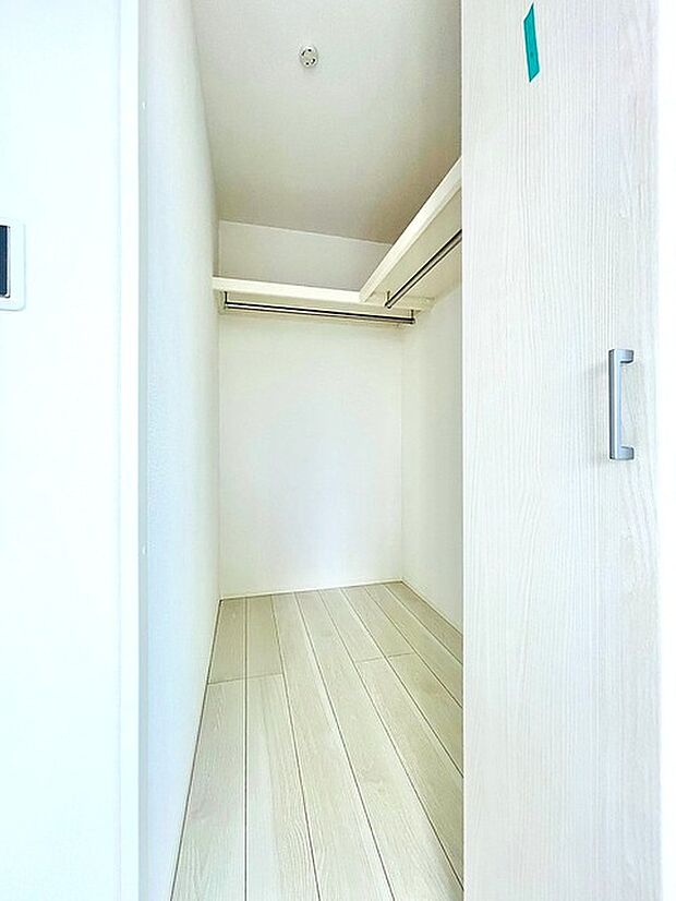 ウォークインクロゼットのある住まいで収納上手な生活。