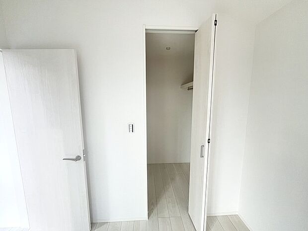ウォークインクロゼットのある住まいで収納上手な生活。